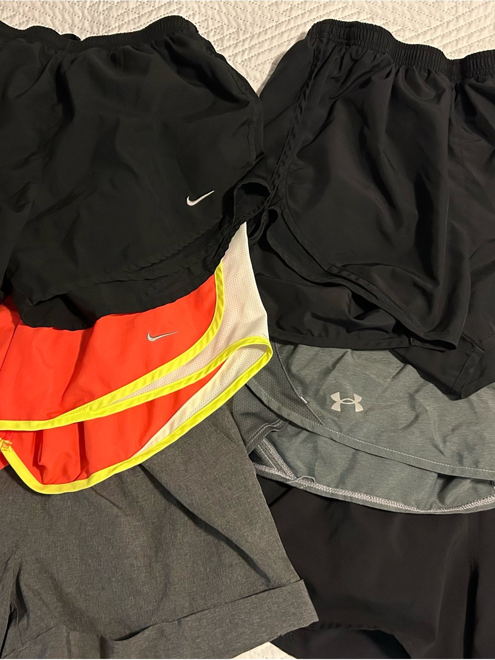 Nike lot Women's Black Athletic Shorts size medium